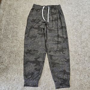 Feat Roam Combat Camo Joggers NWT